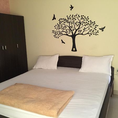 Maruthi Residency Inn & Restaurant Hyderabad Exterior foto