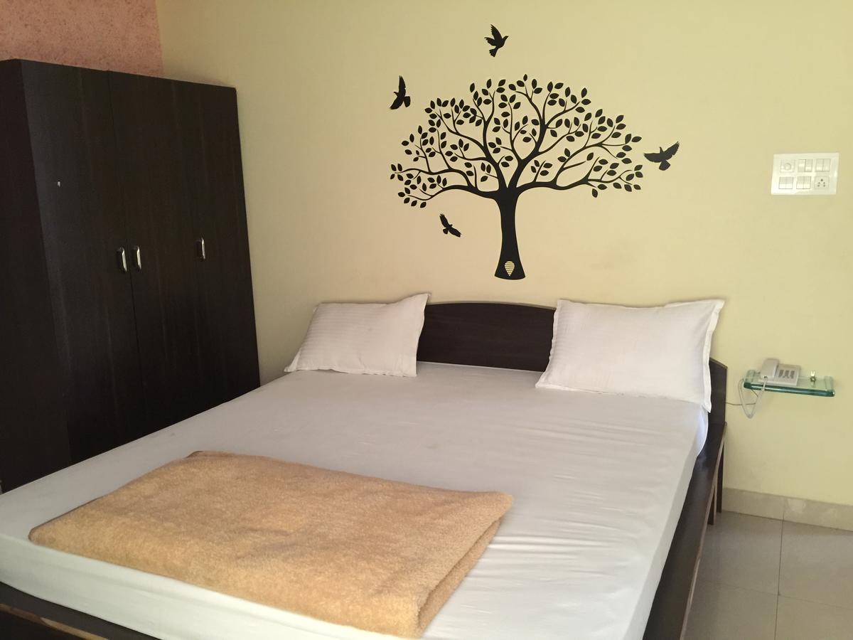 Maruthi Residency Inn & Restaurant Hyderabad Exterior foto